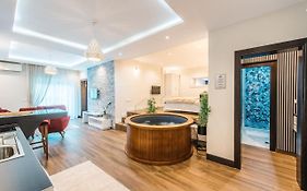 Padam Hotel & Spa